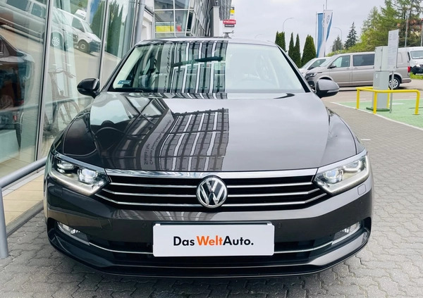 Volkswagen Passat cena 86900 przebieg: 99950, rok produkcji 2018 z Stargard małe 667